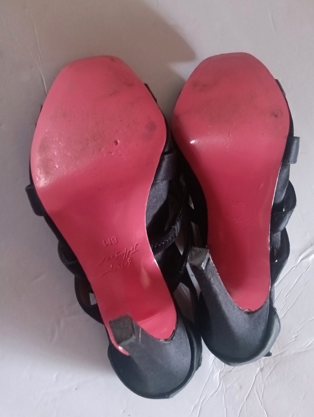Betsey Johnson  Black Satin Strappy Heels Signature Pink Insoles Side Bow Size 8 - Picture 7 of 9
